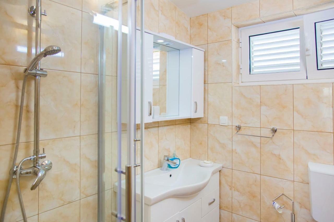 Apartment Lukrecija
