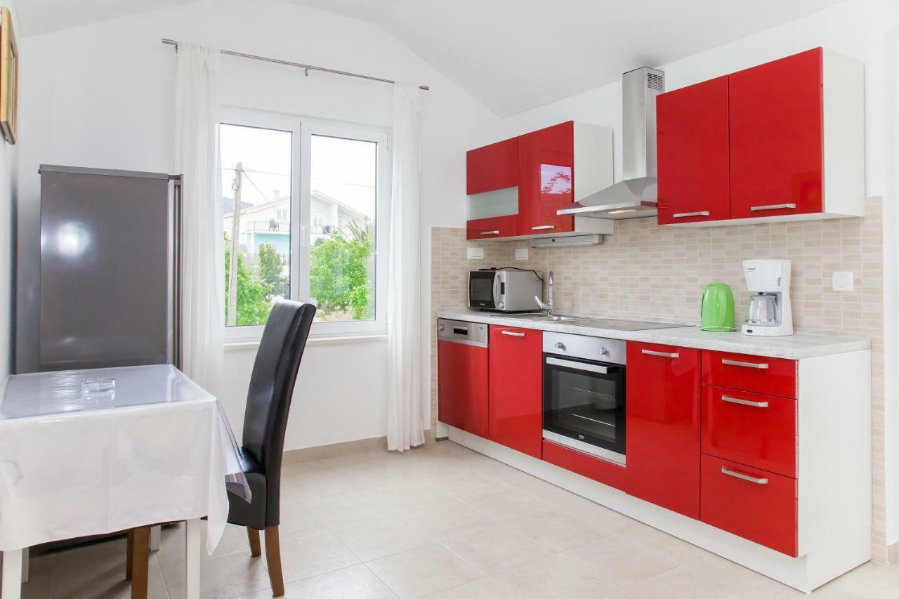 Lukrecija Apartment *